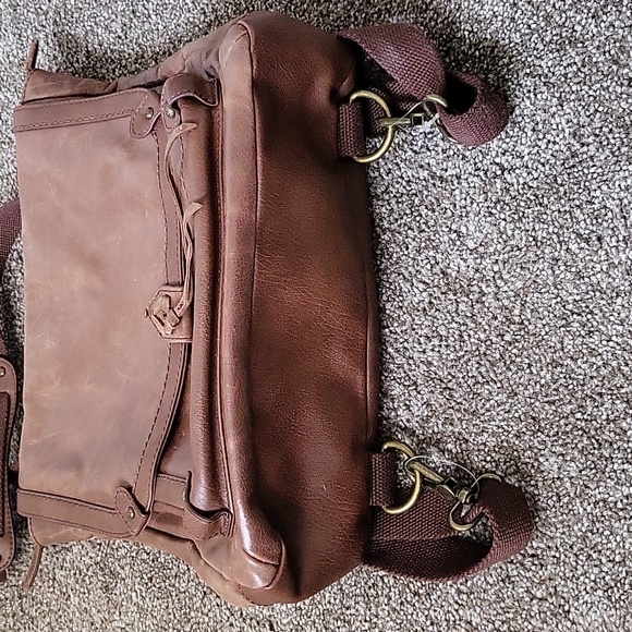 The Sak Ventura Dark Leather Convertible Crossbody Backpack Bag - Picture 3 of 6